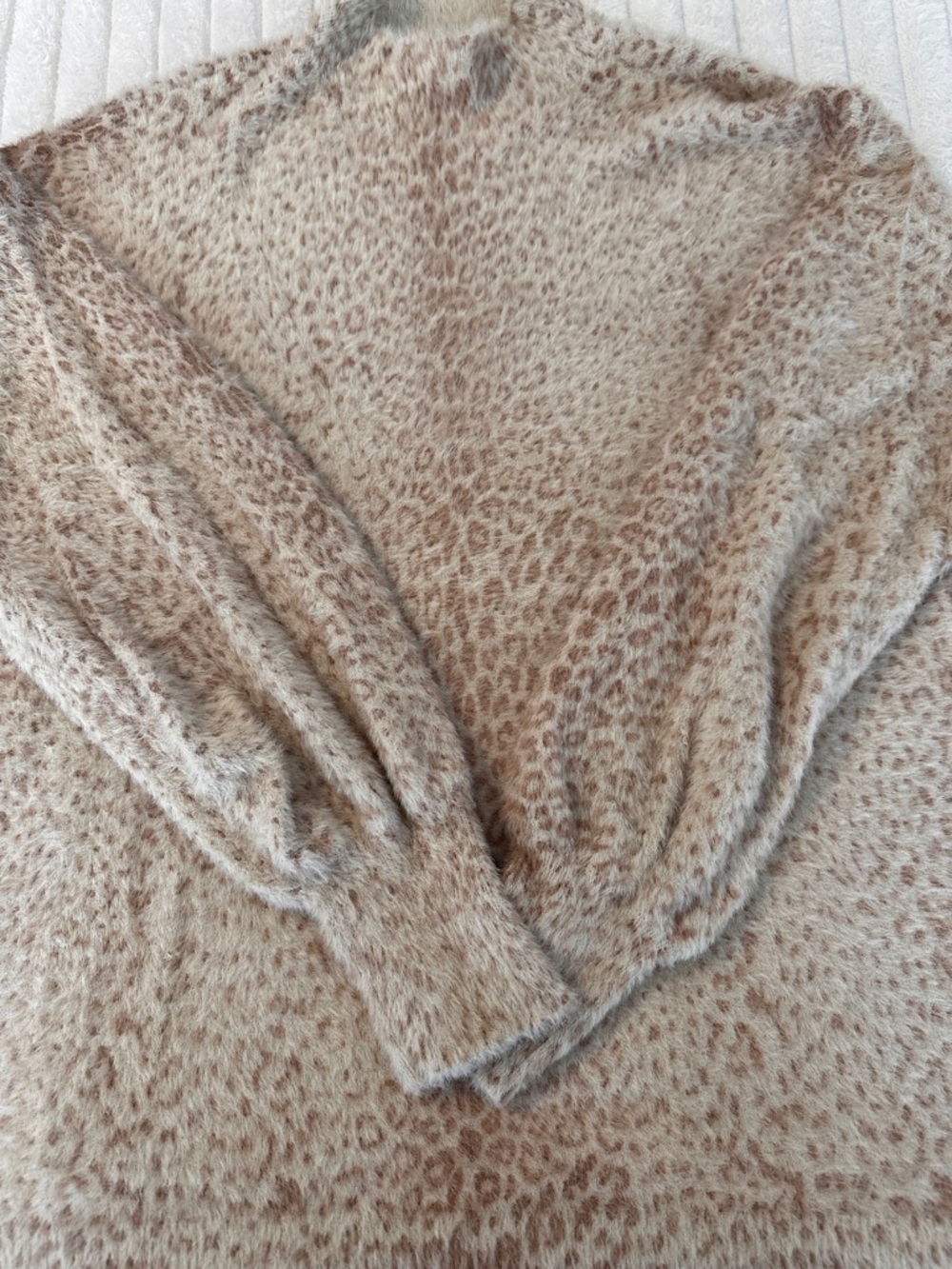 Chico's Fuzzy Mock Neck Leopard Print  Tunic Sweater in Camel Size 2 - Picture 4 of 6